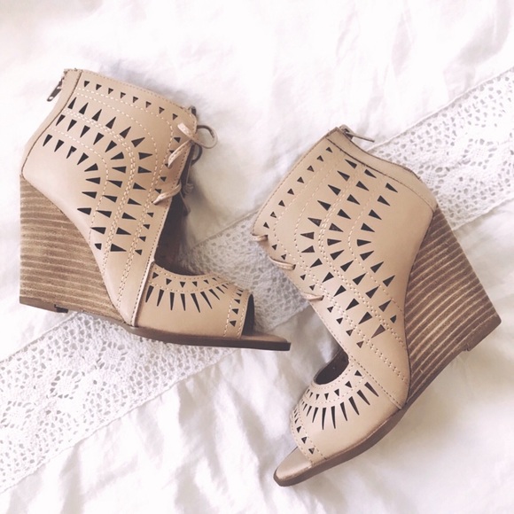 Lace Up Laser Cut Platform Wedge Sandal Nude - Picture 6 of 6